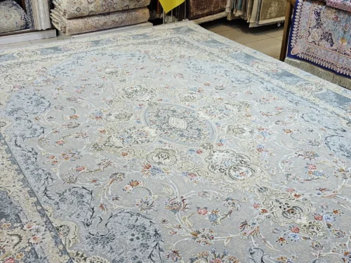 فرش بزرگمهر طرح ماهون یک و نیم متری نقره ای